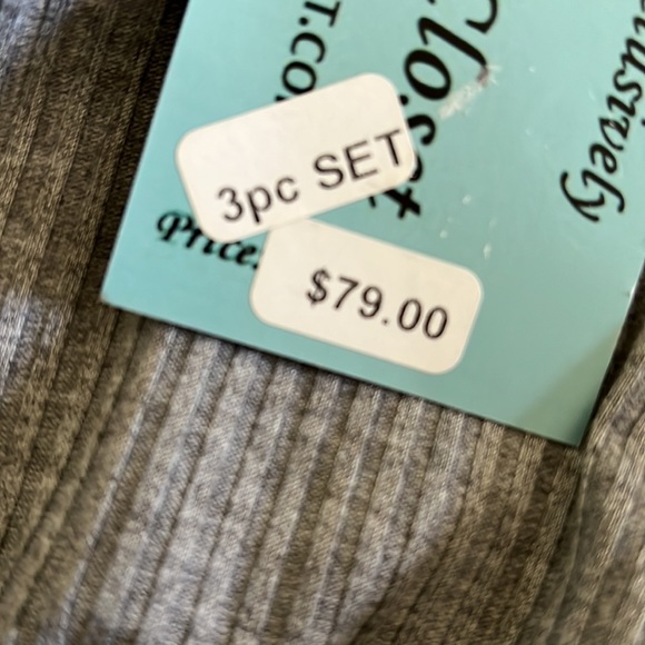 3pc set outfit - Picture 4 of 7